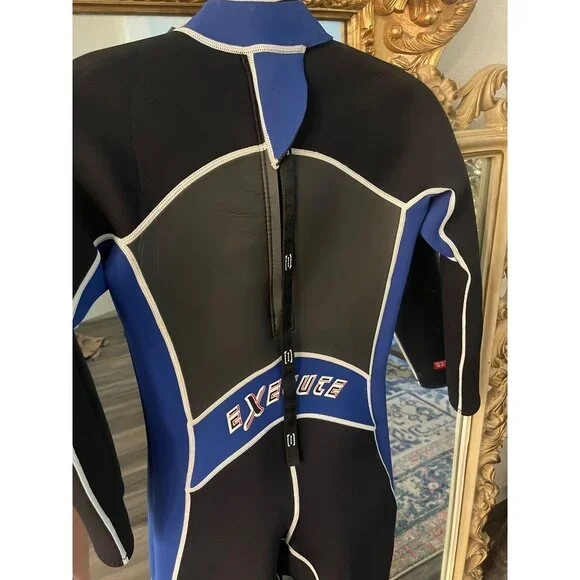 Execute Youth Full Surf Wetsuit 3/2mm sz XL